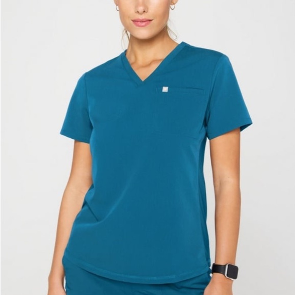 FABLETICS Caribbean Blue Scrub Set